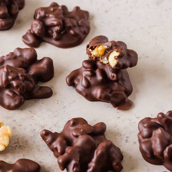 Cocoa walnut crunch