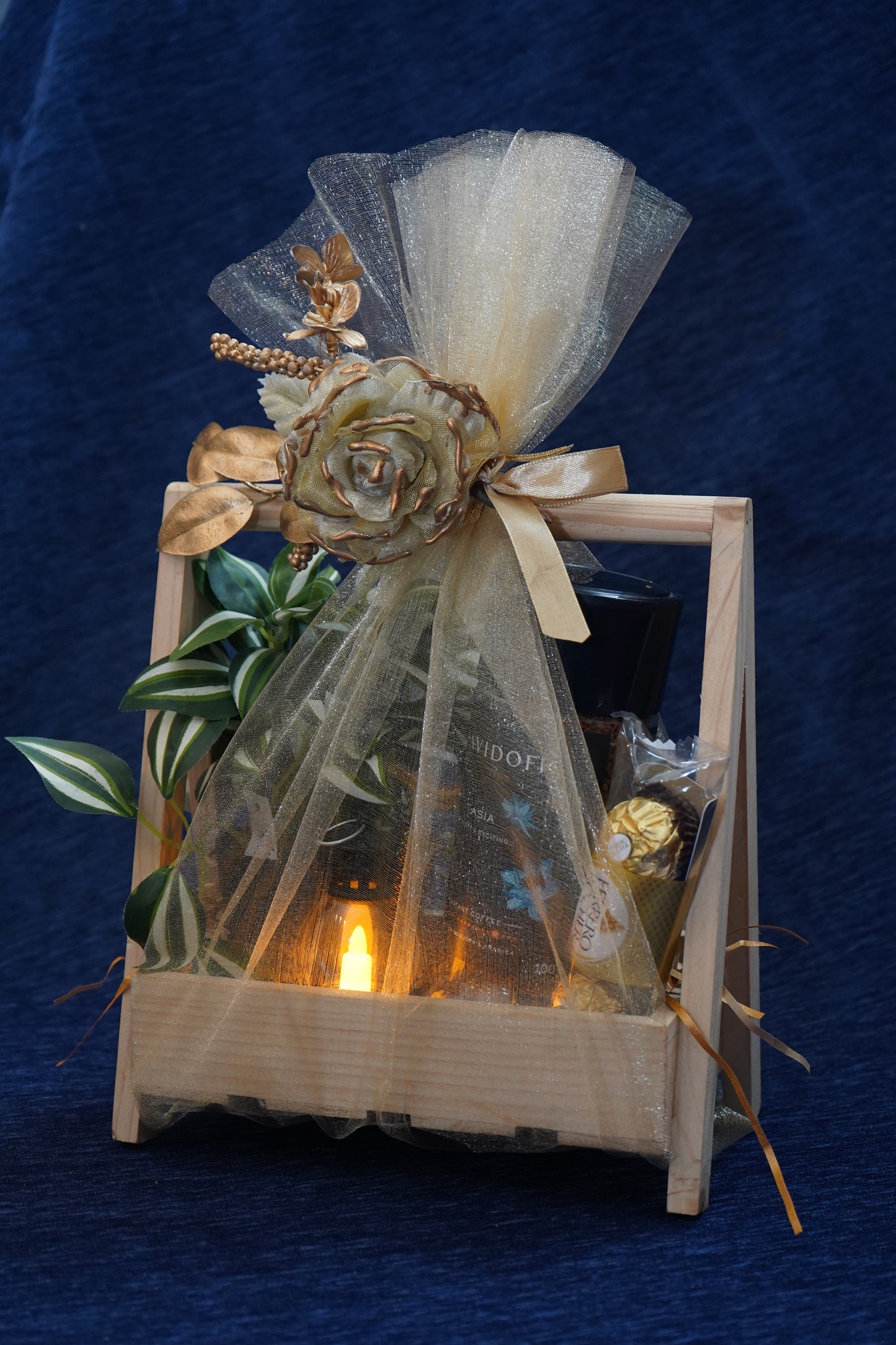 Tricone Wooden Hamper